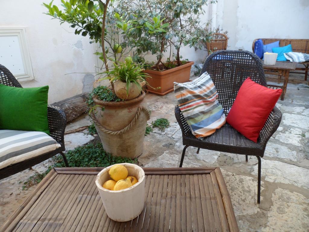 Aparthotel Cortile Antico Trapani Esterno foto