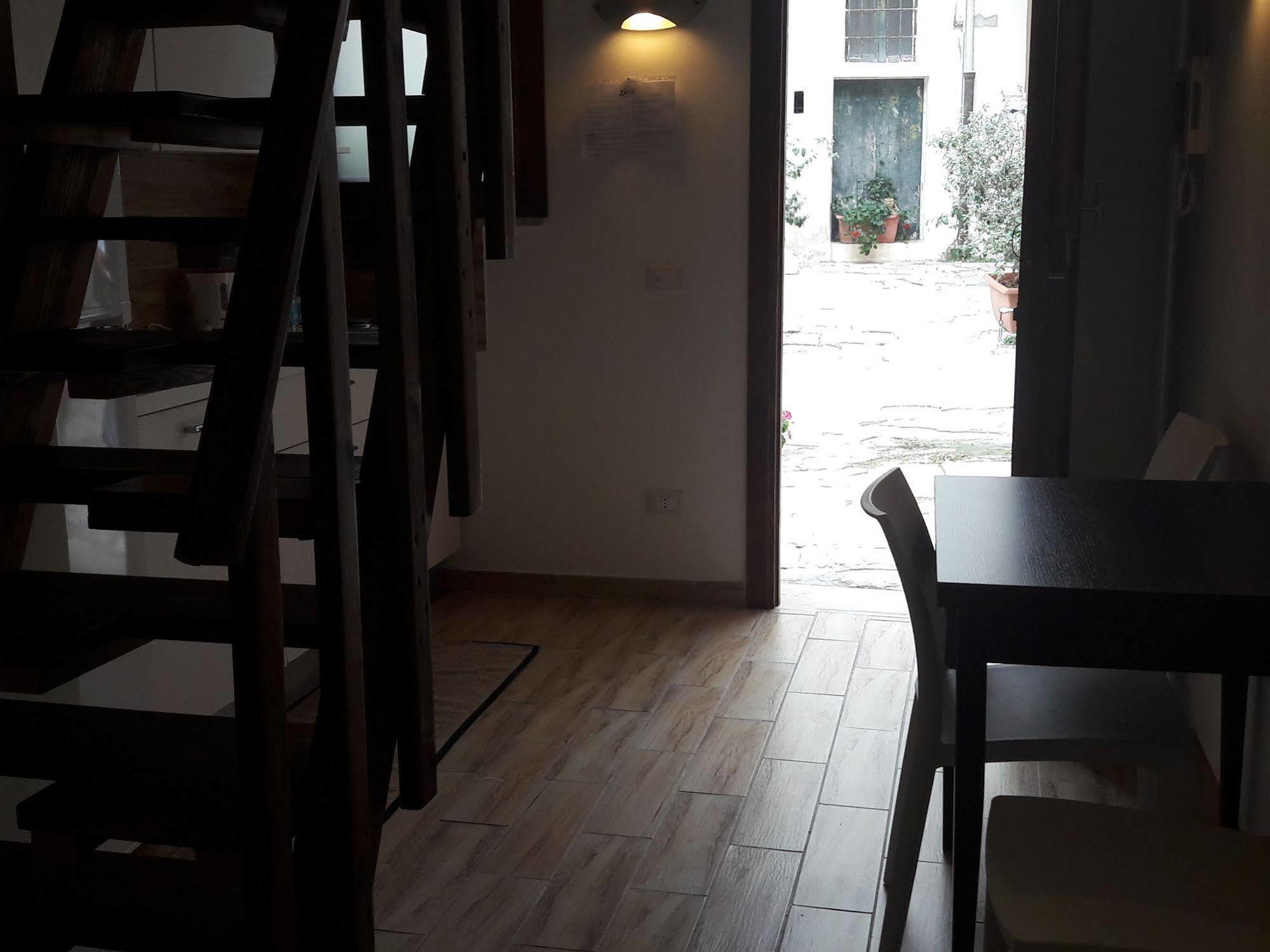 Aparthotel Cortile Antico Trapani Esterno foto